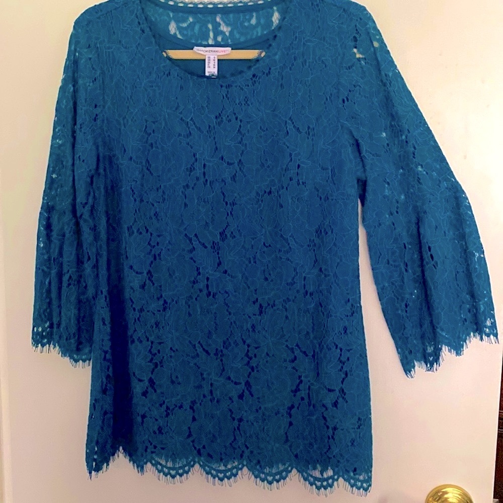 NEW Issac Mizrahi Lined Lace Tunic. NEW. Never worn. A multi use appa